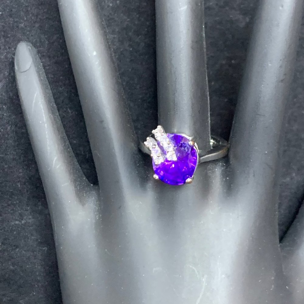 Silver Tone Ring W/ Purple & Clear Rhinestones GR